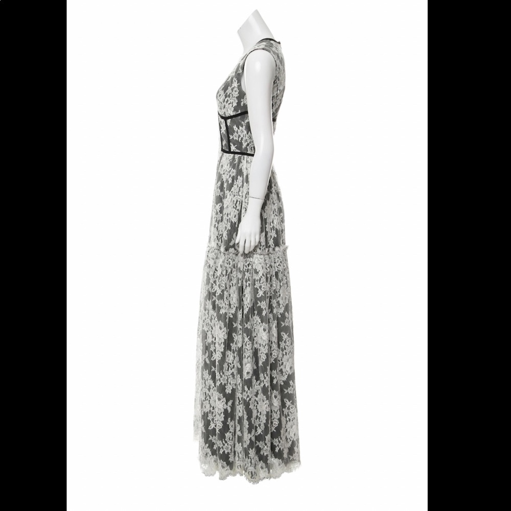 Sophia kah - long evening dress- like new! Size 6! Beautiful Lace detail